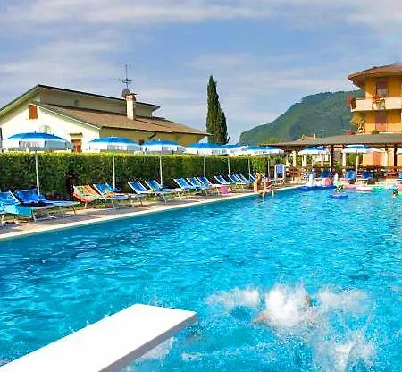 Stella Del Lago