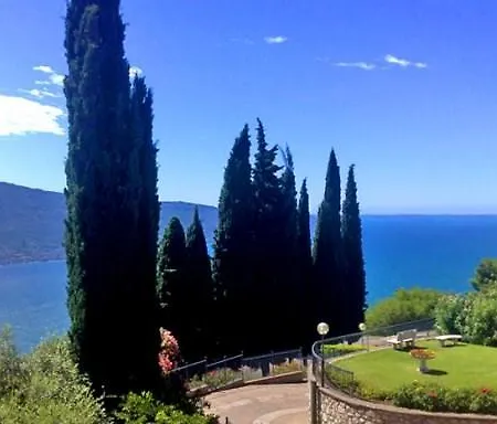 Stella Del Lago